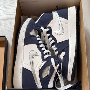 Jordan 1 retro high midnight navy sneaker